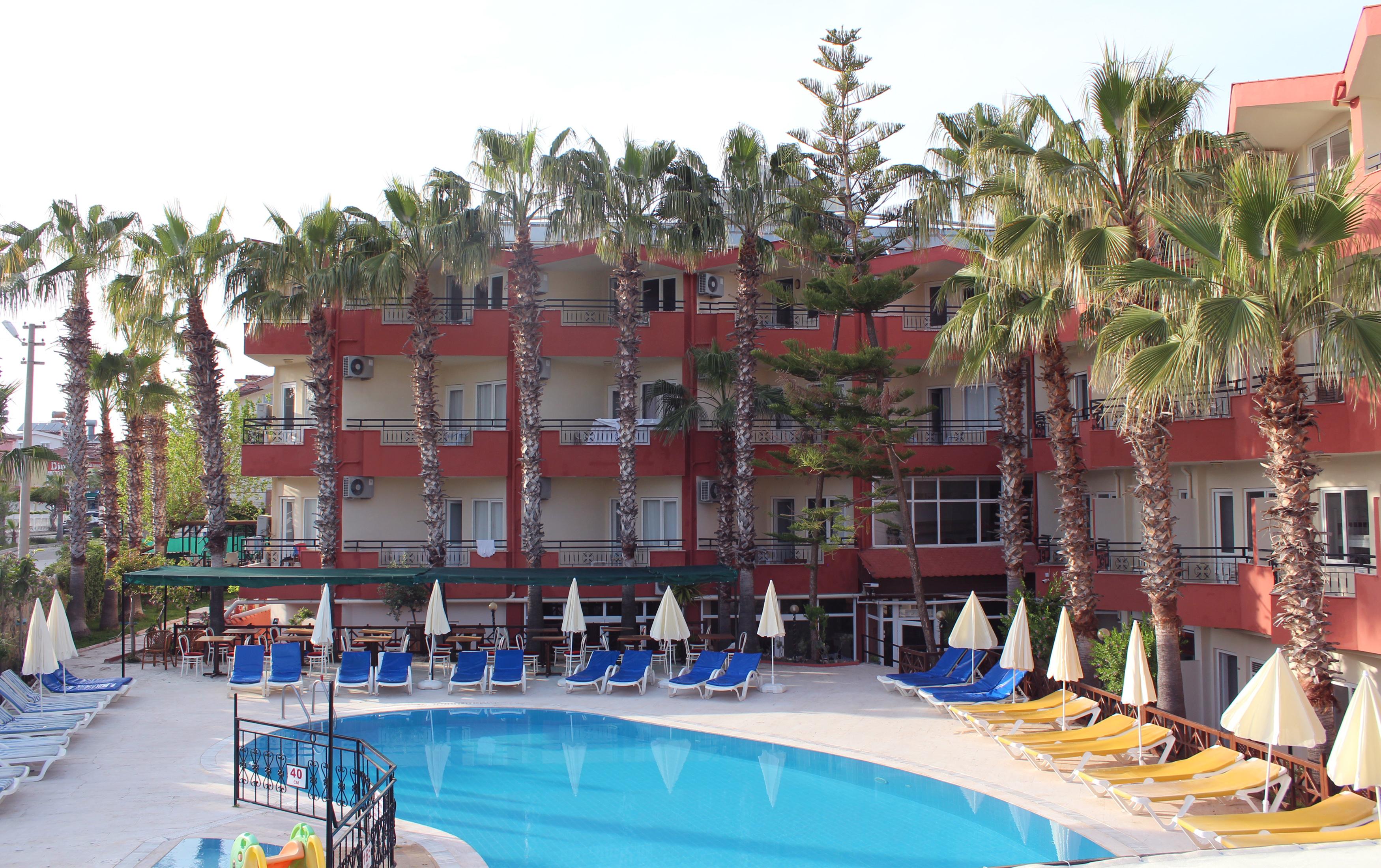 Semoris Hotel Side Exterior photo