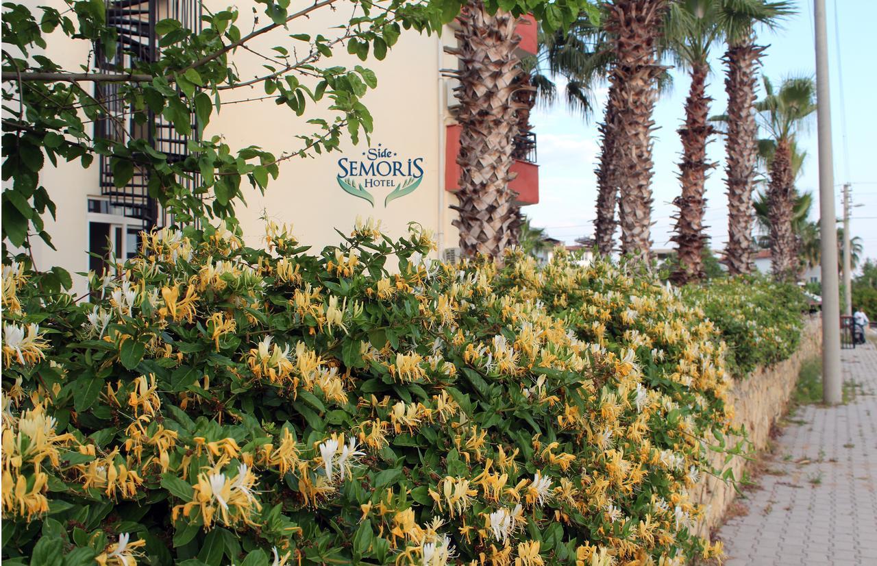 Semoris Hotel Side Exterior photo